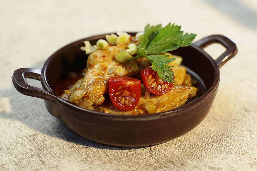 xăm có được ăn gà không