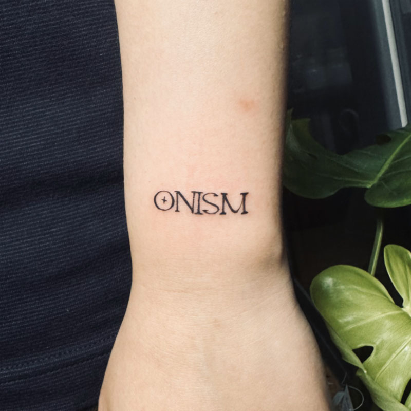 xăm tên con ở cổ tay