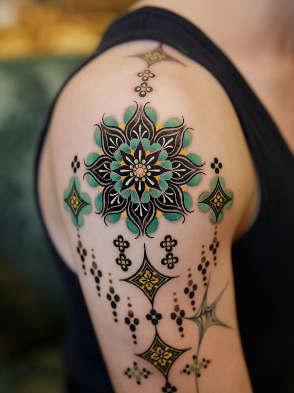 hình xăm mandala bắp tay