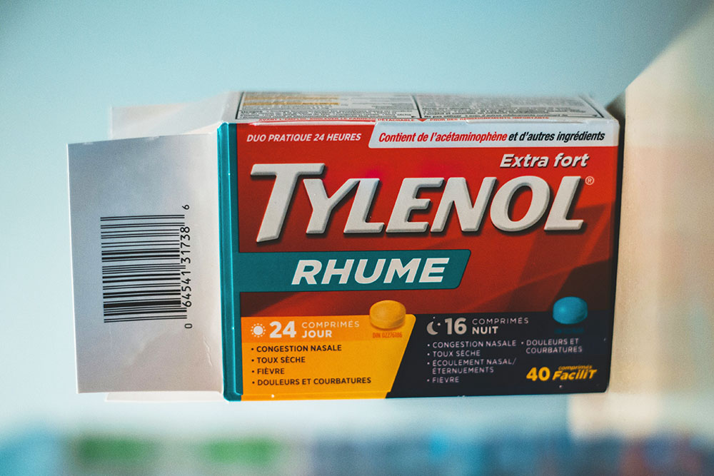 có nên uống thuốc giảm đau trước khi xăm